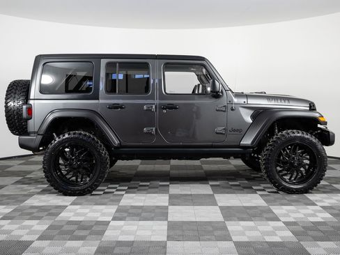 Used 2023 Jeep Wrangler Willys image 9