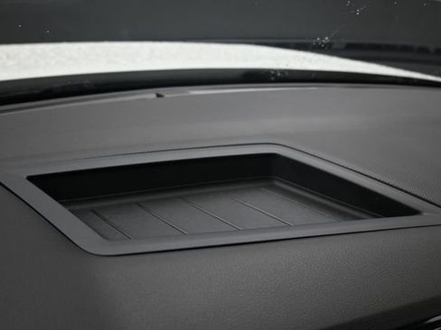 Used 2023 Volkswagen Tiguan SE FWD image 36