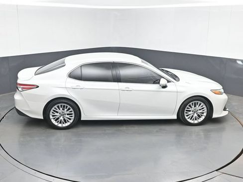 Used 2018 Toyota Camry XLE FWD image 39