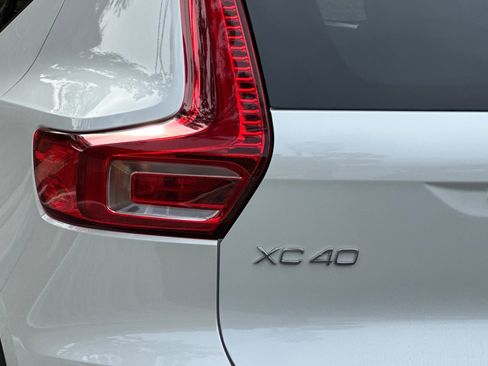 New 2026 Volvo XC40 B5 Plus image 7