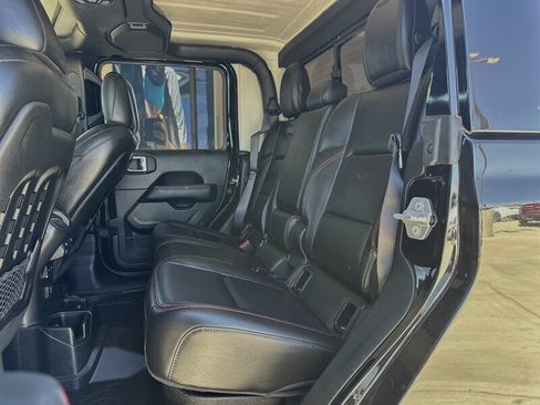 Used 2020 Jeep Gladiator Rubicon image 5