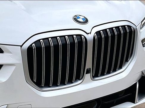 Used 2026 BMW X7 xDrive40i AWD/4WD image 29