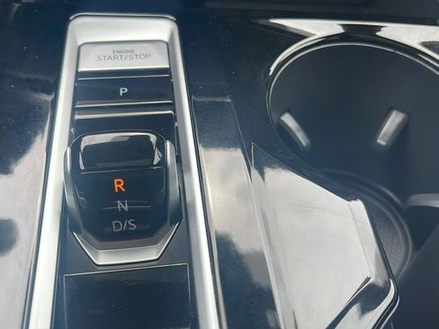 Used 2024 Volkswagen Atlas Peak Edition SE AWD/4WD image 26