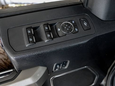 Used 2017 Ford F250 Lariat w/ Lariat Ultimate Package AWD/4WD image 44