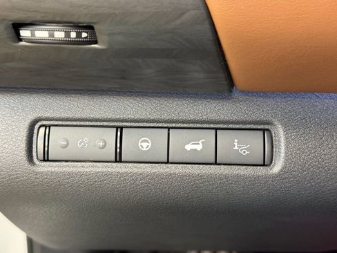 New 2026 Nissan Pathfinder Platinum image 31