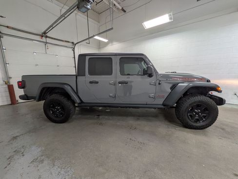 Used 2022 Jeep Gladiator Mojave w/ Trailer Tow Package AWD/4WD image 3
