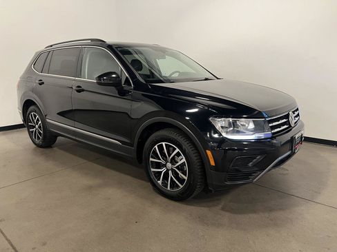 Used 2021 Volkswagen Tiguan SE FWD image 1