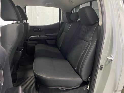 Used 2022 Toyota Tacoma SR5 w/ Trail Edition image 11