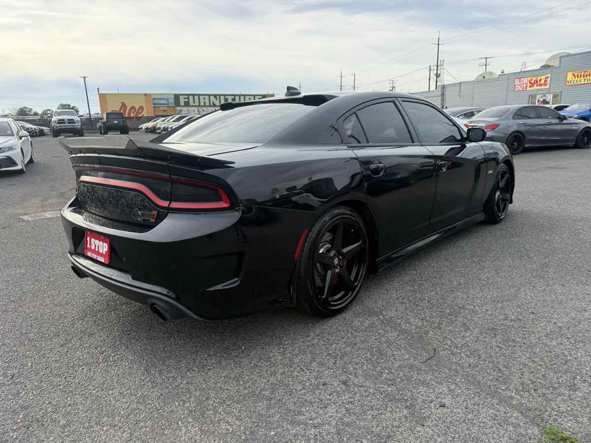 Used 2015 Dodge Charger R/T Scat Pack w/ Technology Group RWD image 6