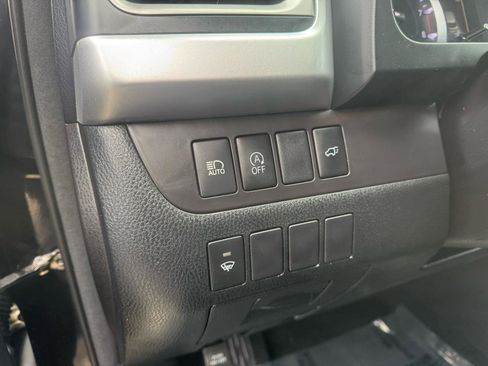 Used 2017 Toyota Highlander SE image 41