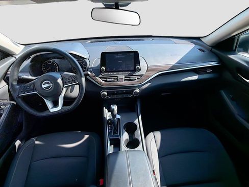 Used 2025 Nissan Altima 2.5 SV FWD image 16