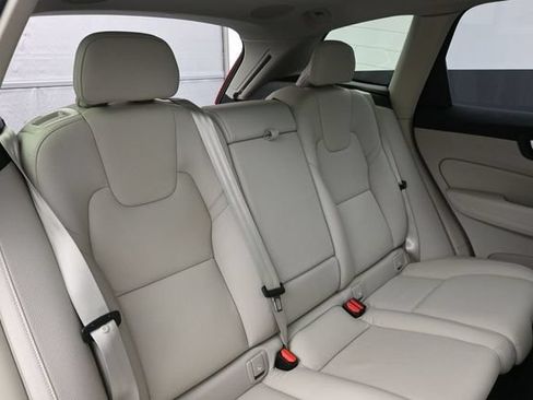 Used 2023 Volvo XC60 B5 Plus AWD/4WD image 29