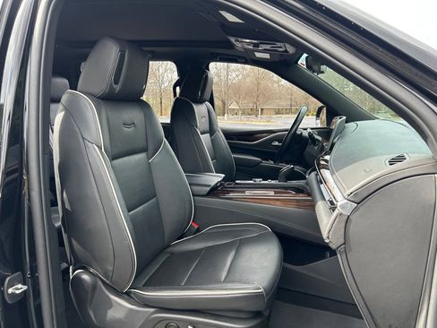 Used 2023 Cadillac Escalade ESV Premium Luxury image 51