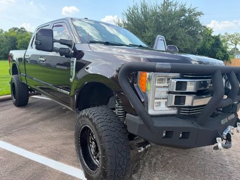 Used 2018 Ford F250 Limited w/ FX4 Off-Road Package AWD/4WD image 2