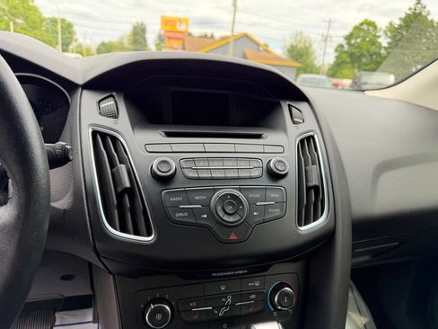 Used 2015 Ford Focus SE w/ Equipment Group 201A FWD image 15
