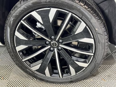 Used 2026 Volvo XC90 B6 Plus w/ Protection Package Premier AWD/4WD image 16
