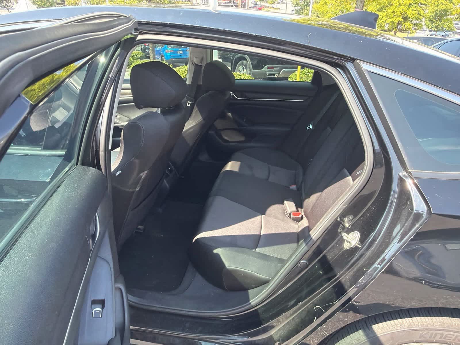 Used 2018 Honda Accord EX image 16