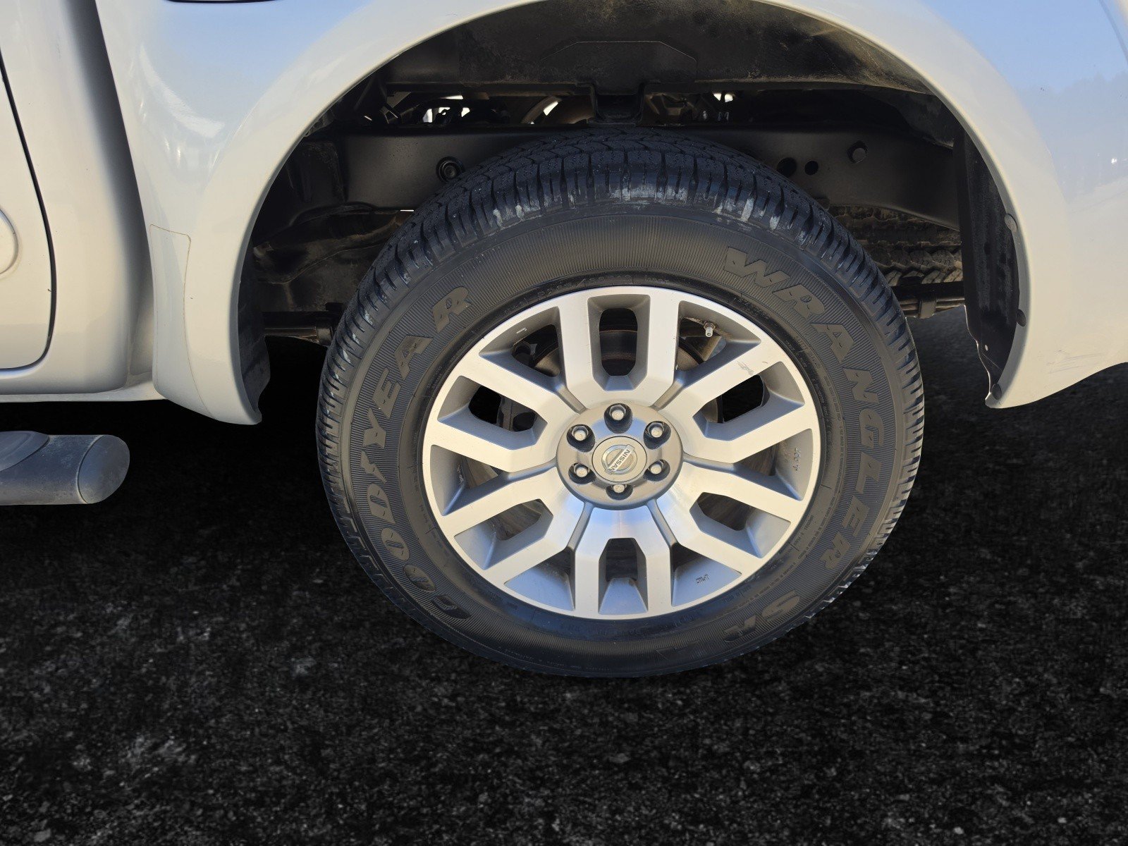 Used 2011 Nissan Frontier SL RWD image 23