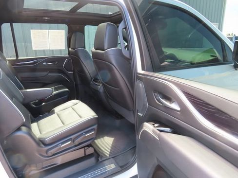Used 2022 Cadillac Escalade ESV Sport w/ Touring Package AWD/4WD image 29