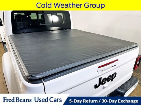Used 2022 Jeep Gladiator Overland image 9