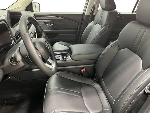 New 2026 Honda Pilot Touring image 11