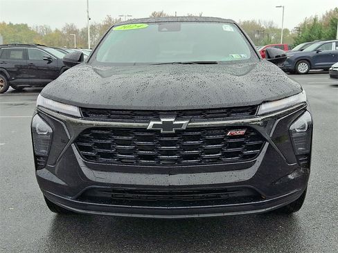 Used 2024 Chevrolet Trax RS w/ Sunroof Package image 2