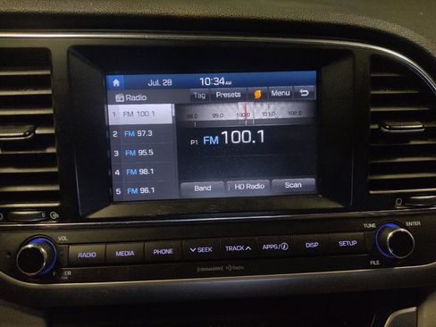 Used 2017 Hyundai Elantra SE FWD image 25