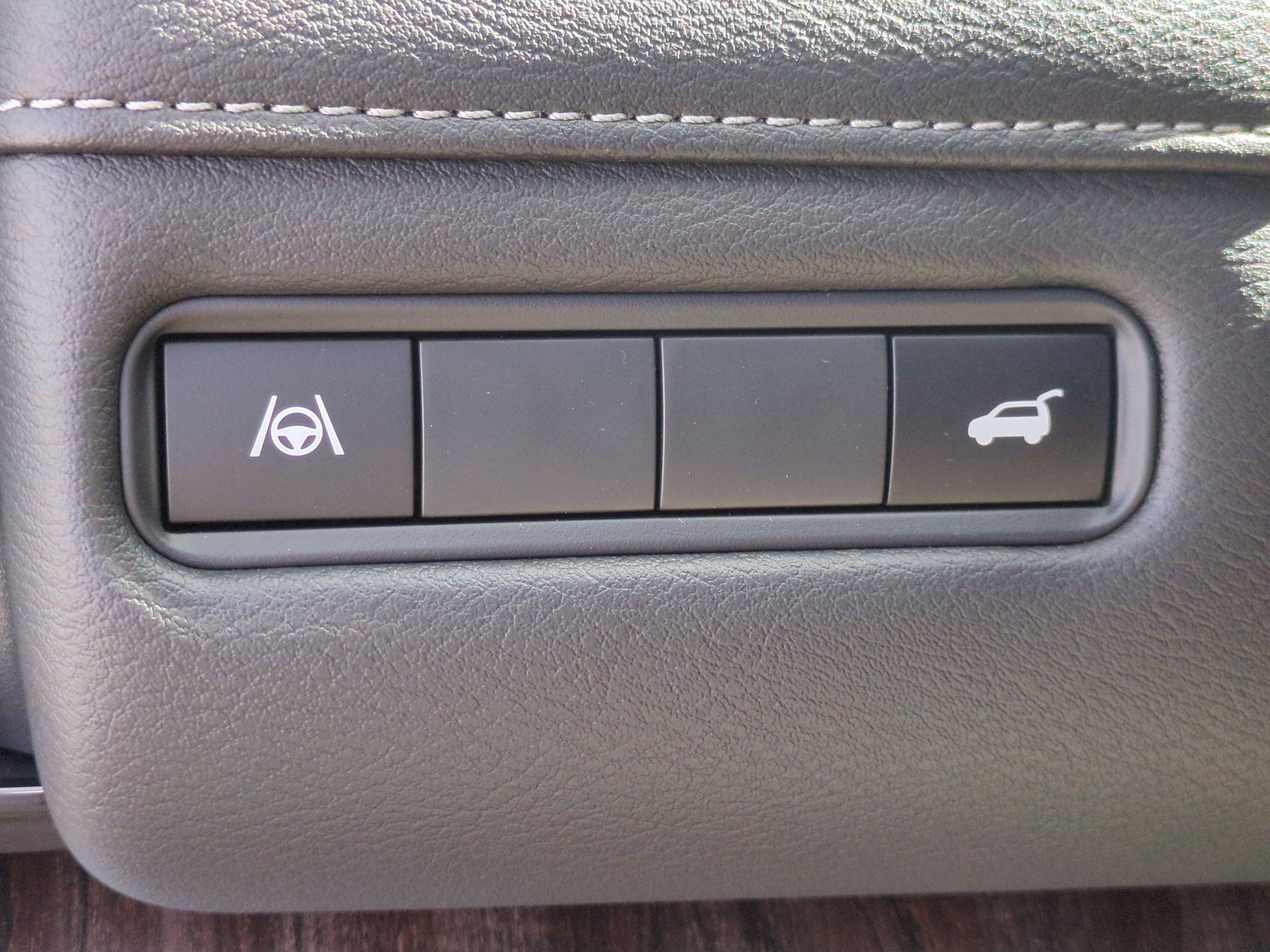 New 2026 Nissan Armada SL w/ Captain's Chari Seat Package AWD/4WD image 16