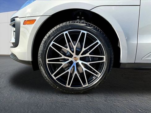 New 2026 Porsche Macan AWD/4WD image 11