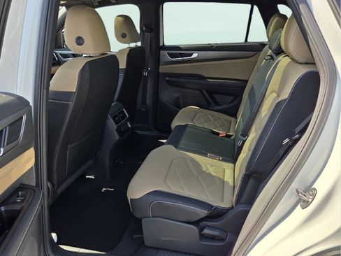 New 2026 Volkswagen Atlas Cross Sport SE FWD image 10