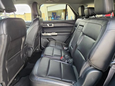 Used 2023 Ford Explorer XLT w/ Equipment Group 202A RWD image 14