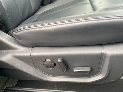 Used 2023 Ford Expedition XLT image 29