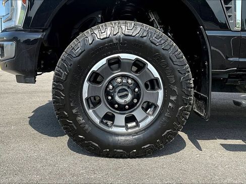 Used 2024 Ford F350 Platinum w/ Tremor Off-Road Package AWD/4WD image 8