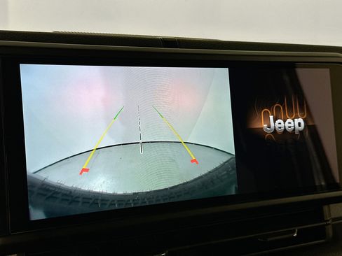 Used 2024 Jeep Wrangler Willys image 13