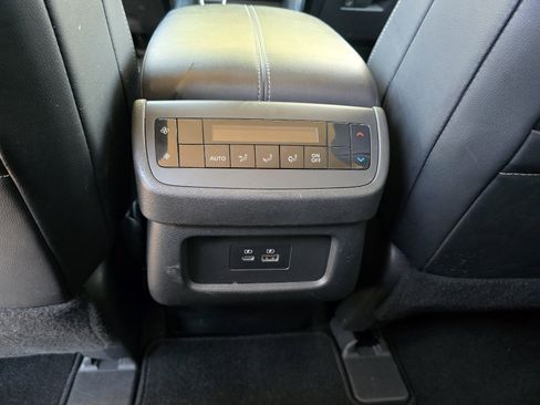 Used 2022 Nissan Pathfinder SL image 24