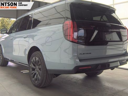 Used 2025 Ford Expedition Max Platinum w/ Stealth Appearance Package AWD/4WD image 4