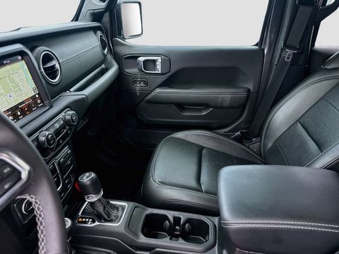 Used 2023 Jeep Wrangler Unlimited Sahara AWD/4WD image 26