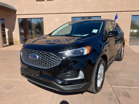 Used 2023 Ford Edge SEL image 2