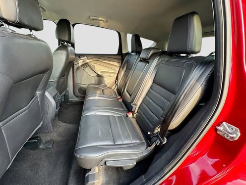 Used 2017 Ford Escape Titanium image 30