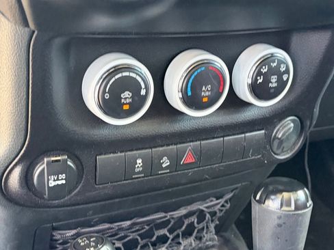 Used 2018 Jeep Wrangler Unlimited Sport w/ Max Tow Package AWD/4WD image 8