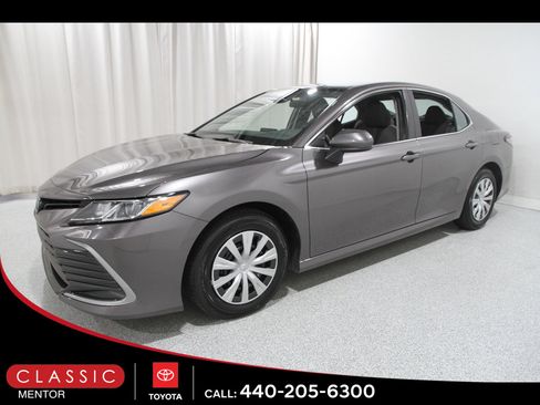 Certified 2023 Toyota Camry LE FWD image 3
