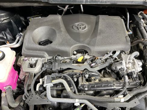 Used 2022 Toyota Sienna XSE AWD/4WD image 30