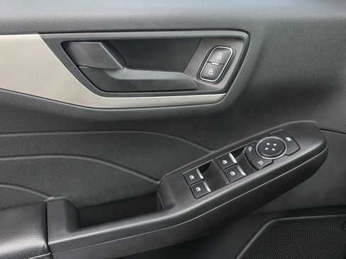 Certified 2022 Ford Escape SE w/ SE Sport Appearance Package image 22