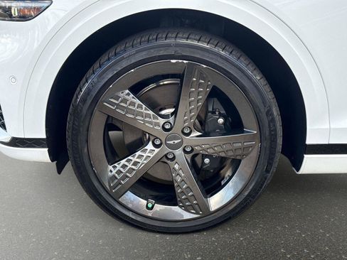 Used 2025 Genesis GV70 3.5T Sport w/ Sport Advanced Package image 9