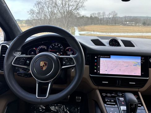 Used 2022 Porsche Cayenne GTS image 34