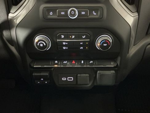 Used 2021 Chevrolet Silverado 1500 Custom AWD/4WD image 12