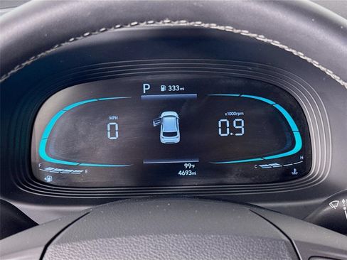 Certified 2025 Hyundai Venue SEL FWD image 13