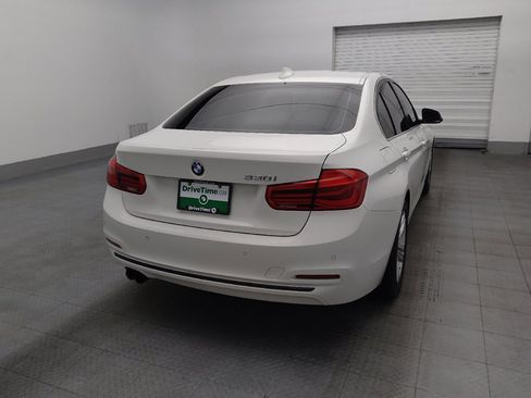Used 2017 BMW 330i Sedan w/ Driver Assistance Package RWD image 7
