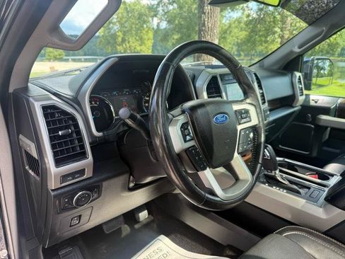 Used 2017 Ford F150 Lariat w/ Equipment Group 502A Luxury AWD/4WD image 15