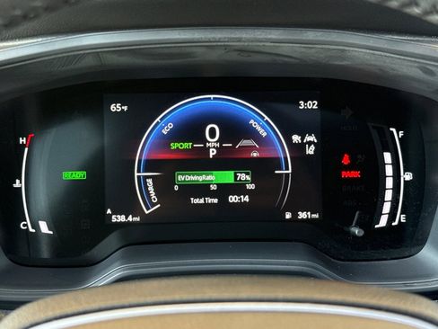 Certified 2025 Toyota Corolla SE image 29